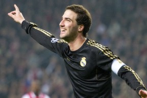 水球关键战荷兰顶住压力突围，女子水球 荷兰